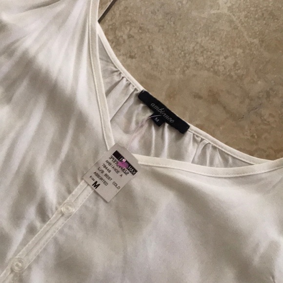 Cold Shoulder Top NEW - Picture 3 of 4